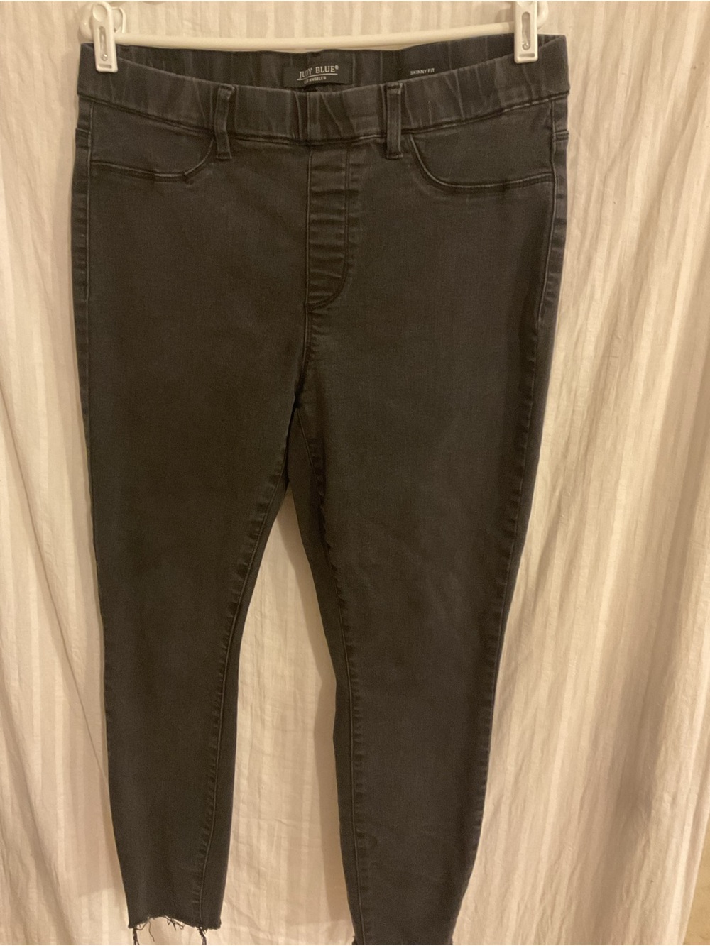 Judy Blue Washed Black Skinny Jeans Pull on distressed hems 16 W. 35 x26
